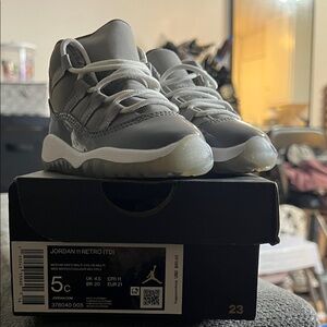 Jordan 11 Retro Kids Sneakers - Gray and White